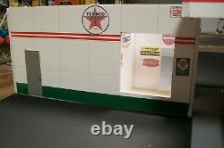 118 TEXACO 2 BAY STATION With AWNING, HAND MADE DIORAMA cbcustomtoys