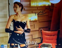 Angelina Jolie Hand-Signed Authentic autographed Photo Beckett (BAS) COA