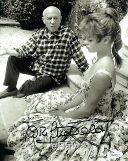 BRIGITTE BARDOT HAND SIGNED 8x10 PHOTO RARE POSE WITH PABLO PICASSO JSA