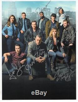 CHICAGO PD HAND SIGNED 8x11 COLOR CAST PHOTO+COA SIGNED BY 7 SOPHIA BUSH