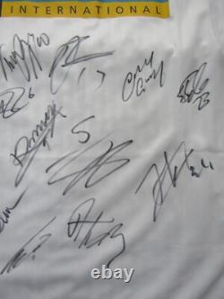 Fulham Shirt Hand Signed by 2024/2025 Squad 14 Autographs Iwobi, Willian