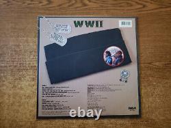 HAND SIGNED WAYLON JENNINGS 1982 EXCELLENT, WAYLON And WILLIE WWII LP33