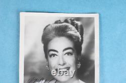JOAN CRAWFORD HAND SIGNED AUTOGRAPHED BALCK & WHITE HOLLYWOOD 5 x 7 PHOTOGRAPH