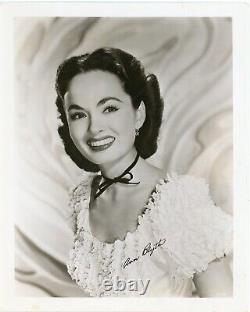 Jean Simmons Hand Signed Vintage Magazine Photograph