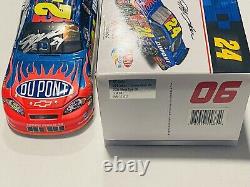 Jeff Gordon Hand Signed 2006 Dupont Sonoma Race Win Nascar 1/24 Diecast Car