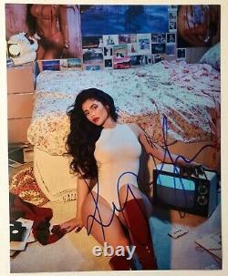 Kylie Jenner 8 x10 Hand Signed Autographed Photo with COA