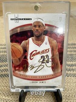 Lebron James Hand Signed Auto With COA 2007-08 Fleer NBA Hot Prospects NM/MT