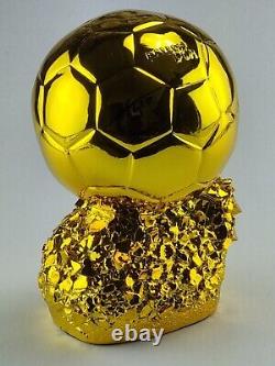 Lionel Messi balon de color oro in resin hand signed with COA