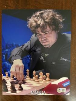 MAGNUS CARLSON HAND SIGNED AUTOGRAPHED 8x10 CHESS GRANDMASTER CHAMP BECKETT BAS