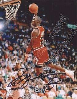 MICHAEL JORDAN. CHICAGO BULLS. Hand signed 8x10. Colour photo C. W COA