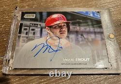 MIKE TROUT 2018 Stadium Club HAND ON CHIN Variation Rare On Card Auto