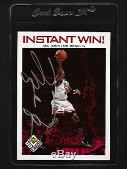 Michael Jordan 1998 Upper Deck hand signed Autograph Insert Card withCOA