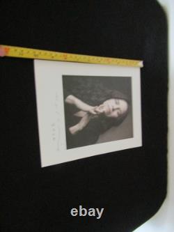 NATALIE MERCHANT HAND SIGNED 8x10 PHOTO 10,000 MANIACS 2010