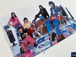 NewJeans k-pop hand signed autograph photo