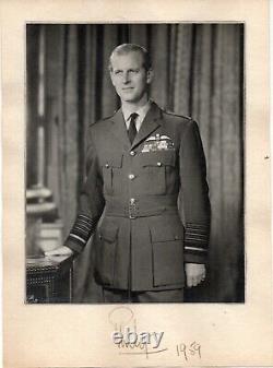 Prince Philip The Duke Of Edinburgh Personally Hand Signed Autographed 5x7 Photo