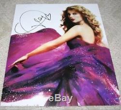 TAYLOR SWIFT HAND SIGNED AUTOGRAPHED OFFICIAL 8x10 PROMO PRESS PHOTO AUTHENTIC