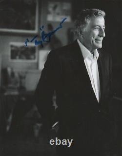 Tony Bennett REAL hand SIGNED handsome young 8x10 Photo COA Autographed