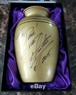 Wwe The Undertaker Hand Signed Autographed Urn Rip Inscription Picture Proof