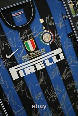 2010 Inter Milan Triple Champions Signé À La Main Et Encadré Chemise/jersey + Coa
