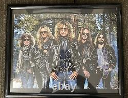Affiche signée à la main de Whitesnake 15x19 encadrée