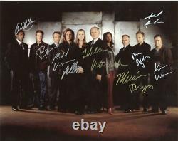 Alias : Photo dédicacée par la distribution signée par 10