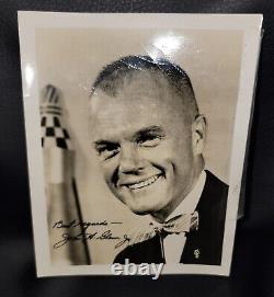 Astronaut John Glenn Hand Signed Autographed Photo Personnel Look On Back