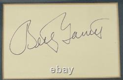 Autographes signés à la main/encadrés et montés de LAVERNE & SHIRLEY avec certificat d'authenticité.