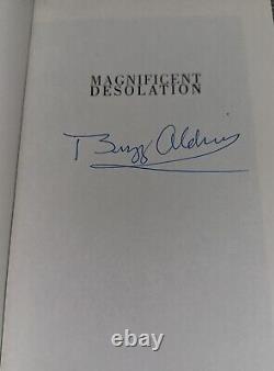 Buzz Aldrin a signé à la main le livre 'Magnificent Desolation: Apollo 11 Moonwalker'