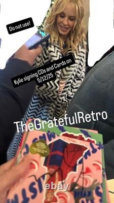 Carte de Noël signée à la main par Kylie Minogue, entièrement emballée, toute nouvelle sortie du jour.