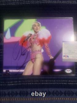Cyrus Miley 8x10 Signé À La Main Photo Psa Coa Gai Jsa Autographié