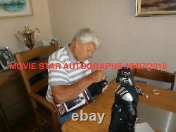 Dave Prowse a signé à la main la figurine de grande taille de Jakks Darth Vader avec preuve photo COA