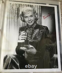 Doris Day Signé À La Main Autographié 8x10 Photo Avec Holo Coa! Royaume