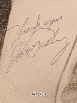 Elvis Presley Signée À La Main Personnellement Autograph Encadrée Image Et Menu Avec Coa