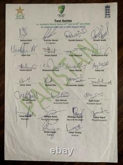 Fiche d'équipe de cricket signée à la main par le Pakistan, Angleterre et Australie 2010, grandes autographes