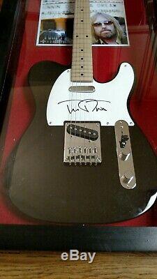 Guitare Electrique Pour Aile Fender Autographe Signee A La Main Tom Petty! Withcoa Et Cas D'affichage