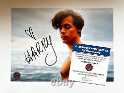 Harry Styles a signé une photo originale de 7x5 pouces avec une AUTOGRAHE avec COA