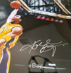 Kobe Bryant Signée À La Main Autographié 16x20 # 8 Vintage One Hand Dunk Psa / Adn
