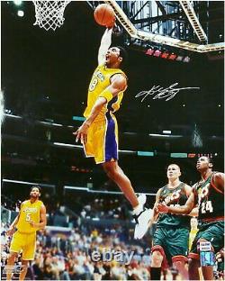 Kobe Bryant Signée À La Main Autographié 16x20 Photo Vintage Slam Dunk Encadrée Psa / Adn