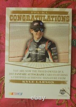 Kyle Larson 2013 Pass De Presse Fanfare Autos Gold Carte Rookie Autographiée 076/125