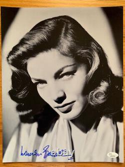 LAUREN BACALL PHOTO OVERSIZE 11x14 SIGNÉE À LA MAIN JEUNE + ÉBLOUISSANTE ACTRICE JSA