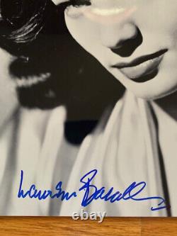 LAUREN BACALL PHOTO OVERSIZE 11x14 SIGNÉE À LA MAIN JEUNE + ÉBLOUISSANTE ACTRICE JSA