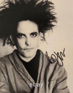 La Cure Photo 8 x 10 Signée à la Main par ROBERT SMITH Inclut un Certificat d'Authenticité