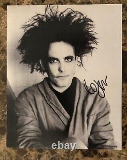 La Cure Photo 8 x 10 Signée à la Main par ROBERT SMITH Inclut un Certificat d'Authenticité