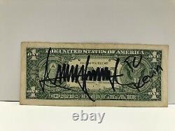 Le Président Donald Trump Dollar-signé À La Main Bill