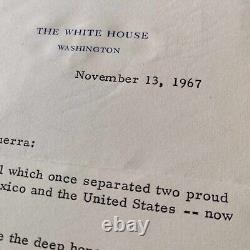 Lettre dactylographiée signée à la main par Lyndon B. Johnson du 13/11/1967 en excellent état