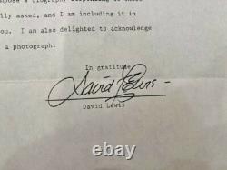 Lettre signée à la main de David Lewis avec photo de 5,5 x 3,5 pouces