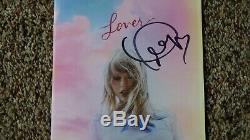 Livret D'amoureux Autographié Par Taylor Swift Et Moi! CD Single À La Main