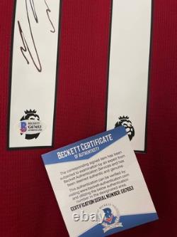 Maillot de football signé à la main, autographié par Mohamed Salah, avec certificat d'authenticité Beckett.