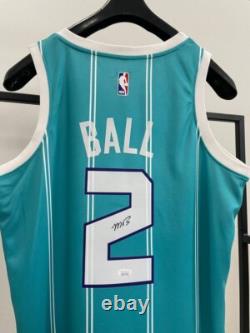 Maillot dédicacé à la main de LaMelo Ball avec certificat d'authenticité JSA