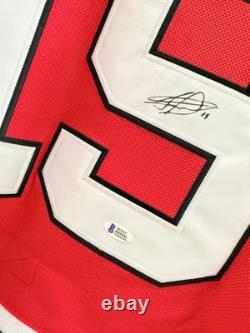 Maillot dédicacé de Jonathan Toews avec certificat d'authenticité BAS